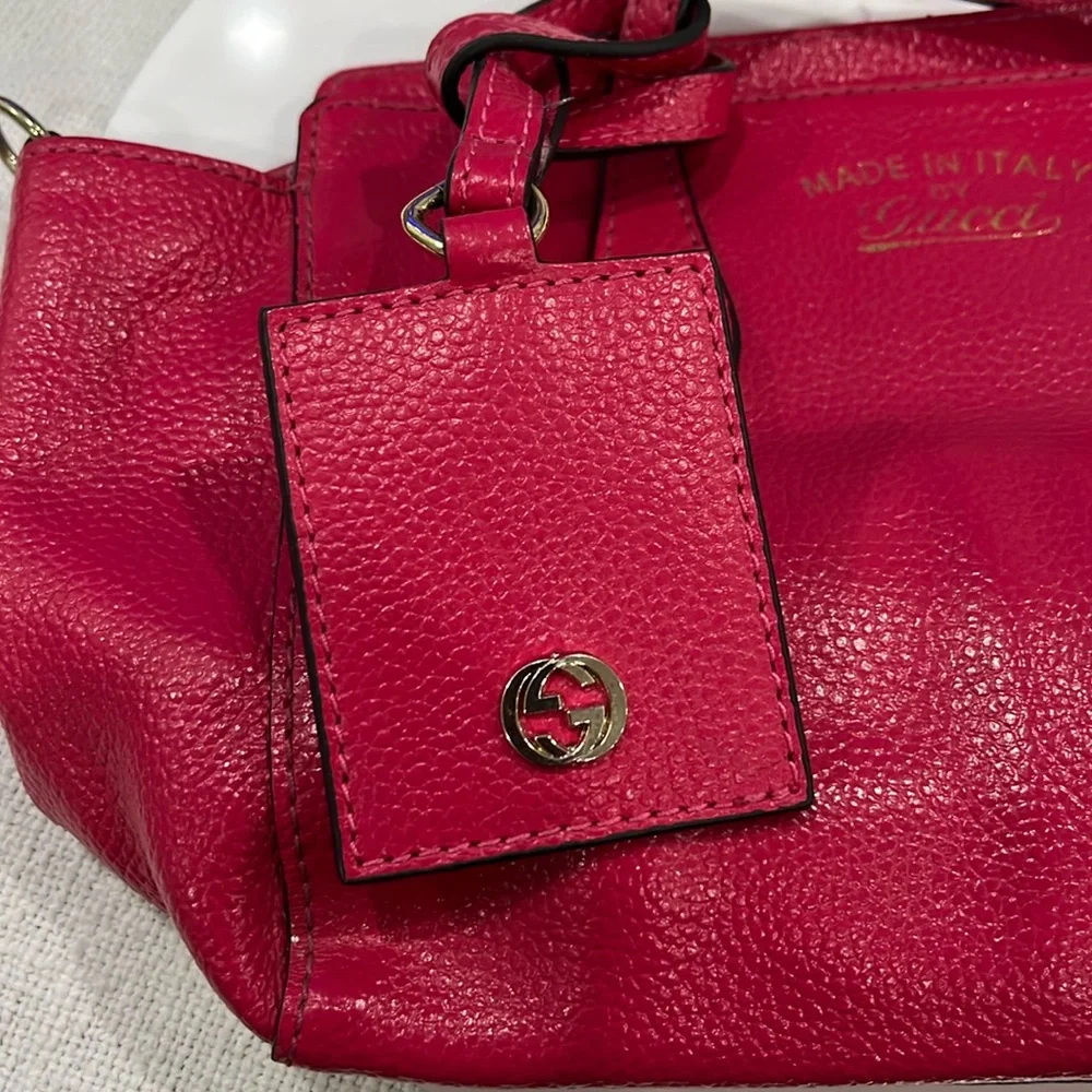 102. GUCCI MADE IN ITALY PINK CROSSBODY/SHOULDER PURSE BRAND NEW DETACHABLE - Picture 2 of 7